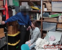 ضابط شرطة الشباب يفعل فتاة كانت في الانتصاب الصعب