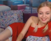 Blonde Webcam Babe Bierze Ogromną Wstrzymywanie.