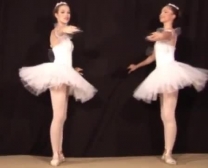Aranyos Ballerina Játszani És Ujját