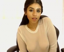 Lenyűgöző Ebony Webcam Modell Megérinti A Csiklóját, Miközben Megdöbbent