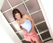Diminato Demi López Atrapado En El Spycam Mientras Hacía Un Video Desnudo