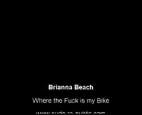 Brianna Beach Wurde Geil, Als Sie Sah, Was Sie Dachte, War Ein Großer, Schwarzer Schwanz, Der Aus Ihrer Muschi Herauskam.
