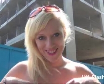 Blonde Babe Tonen Haar Goede Kont Op Webcam.