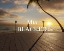 Blacked Brittany Banks Jest Soczystą Reeves Mason Dzielącą Się Swoją Dojrzałą Profesjonalną Cipką