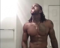 Een Knappe, Zwarte Man Werd Betrapt Op Een Politievideo Terwijl Hij Zijn Beste Vriend Neukte