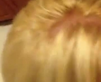 Une Mamie Amateur Blonde Prend Une Bite Dans Le Cul Serré Pour L'étirer Pendant La Pénétration