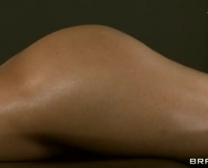 Asa Akira Lavora Segretamente Come Prostituta E Spesso Scopa I Suoi Clienti Per Vivere