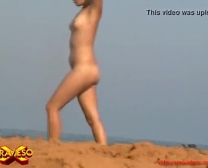Babe Spiaggia Nuda Al Sole