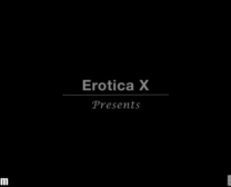 Eroticax Con Un Dildo Nel Suo Culo E Un Culo Rotondo Semplicemente Timido Di 37 Cm
