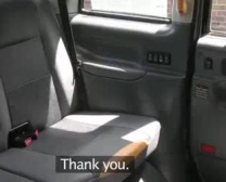 مفتشي سائق سيارة أجرة مفلس الحصول على الانتقام من خلال الانحراف الأحمق ضيق المتحولين جنسيا