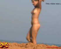 Junges Strandluder - Sexy Asiatischer Teen Reitet Schwanz
