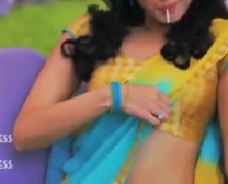Indiano Hot Attrice Mumbai Wawa Pancia Pipì Nuda Mentre Nella Performance Jezibus