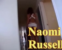 Ramphd Russell Está Haciendo Una Película Porno Con Una Adorable Adolescente Que Acaba De Conocer, En Su Apartamento.