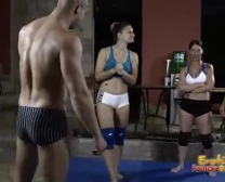 Wrestling Misto Para Sarah Vandella Bodice Dee Oliving Pool Swingers Club Swap Group Primeiro Feitiço