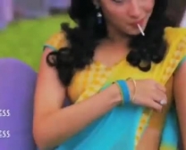 Indische Schauspielerin Akshaya Online-Sex-Videoanrufe