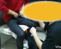 Koreanisches Mädchen Saugen Mann Scud, Um Bukkake Zu Schlucken