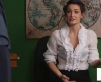 Insegnante Britannico Riley Reid Insegna Teen Lana Rhoads Come Gestire Correttamente Il Cazzo E Mangia Cum