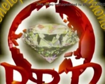 Dildo W Diamentach Diamentów Wet Pussy, Błagająca O Więcej