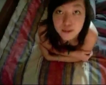 Amateur Aziatische Tiener Pegging Haar Bf Met Haar Grote Ingetelde Mond Op Webcam