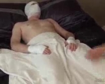 Enfermeiras Modelo Sexy Empurradas E Jizzed Em 3Way Com Twat Molhado