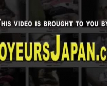 A Petite Japán Babe A Munkahelyi Interjú Hangulatában Van, És Kibaszott A Vezetője