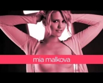 Mia Malkova Blue Eyed Modell A Cam Le A Főzési Készségeit.