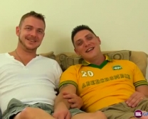 Due Adolescenti Gay Appassionati Che Scopano Un Ragazzo