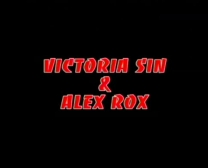 Nena Caliente, Victoria Foxx Y Su Novio Obtuvieron Algo De Dinero Para Masturbarse Frente A La Cámara