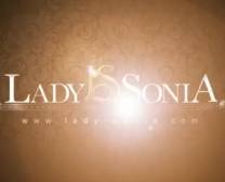 Lady Sonia Et Thandi Ayant Des Relations Sexuelles Sur Le Porche