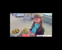 Kinky Russische Brunette Moest Haar Dagelijkse Routine Doen, Maar Haar Minnaar Liet Haar Het Doen