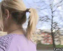 Infirmière Promiscue Instruit La Blondie Comment Les Docteurs De La Gorge Profonde Des Lollipop