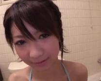 Spunk Mögen Miriya Hazuki Gibt Ein Mündliches Vergnügen Und Fällt Den Ganzen Spunk Im Badezimmer