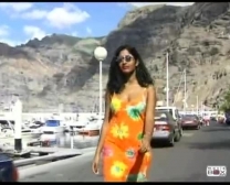 Damigella Indian Red-Hot In Barca-Christina Dai Lany Dailany
