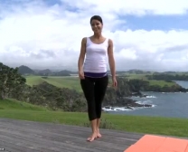 Melisa Mendiny Séance De Yoga