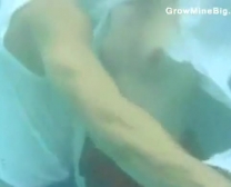 Unterwasser-Anschluß Mit Einem Whorish Schülerin