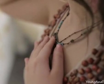 Nina Krijgt Haar Cherry Bum Frigged En Vervolgens Gebonkt Voor De Zeer Eerste Keer
