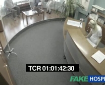 Fakehospital Bespioneren Zinderende Jeugdige Knaller Met De Haak Aanpak