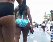 Enormous Butt Candids Enormous Bootie Candids - 100 Jaw-Dropping Ladies